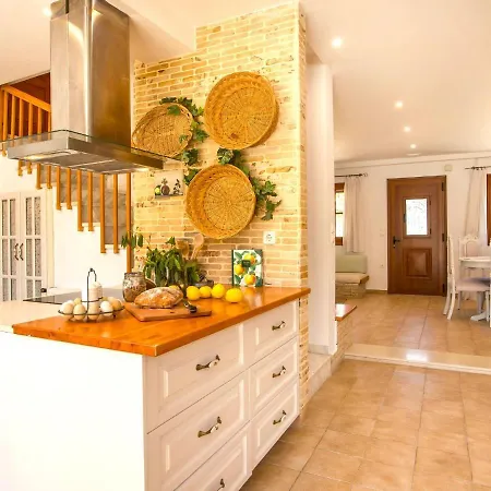 Attractive In Koskinou With Garden Apartment *